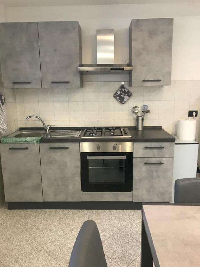 Appartamento Sulla Piazza 90 M Dal Mare アンツィオ エクステリア 写真