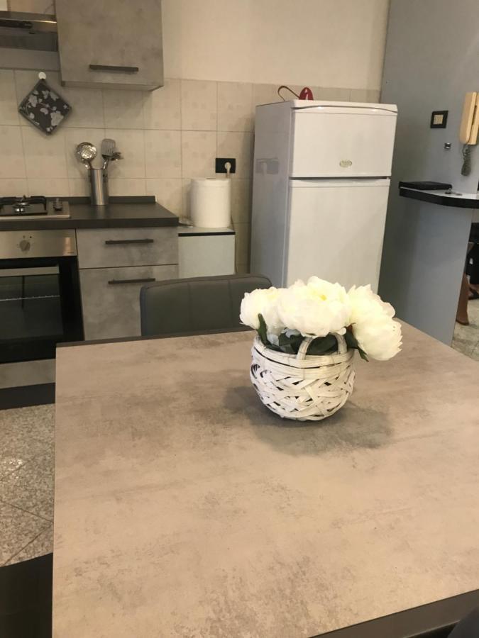 Appartamento Sulla Piazza 90 M Dal Mare アンツィオ エクステリア 写真