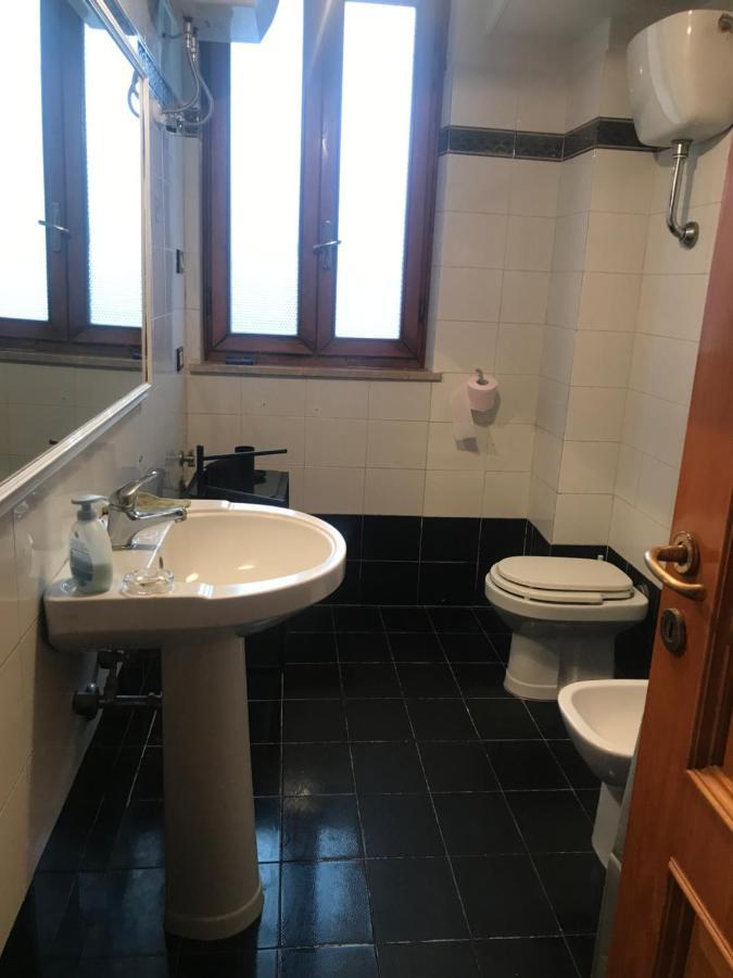 Appartamento Sulla Piazza 90 M Dal Mare アンツィオ エクステリア 写真